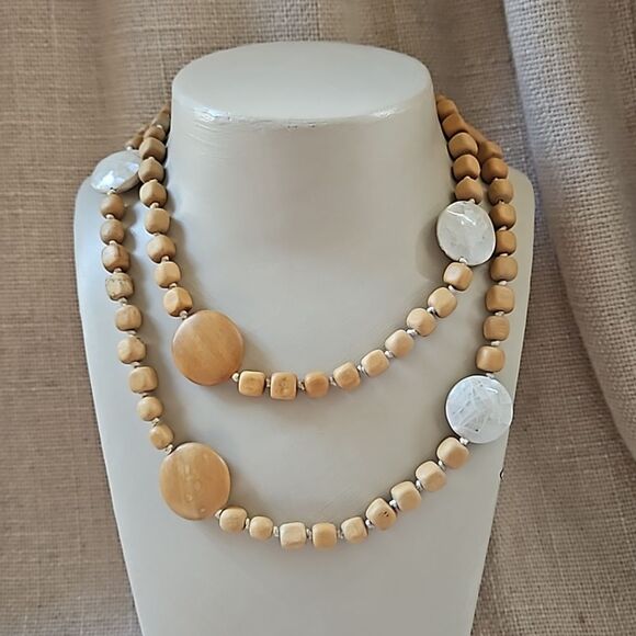 38" Vintage Natural Wood & Mother of Pearl Beaded Necklace - Picture 3 of 8